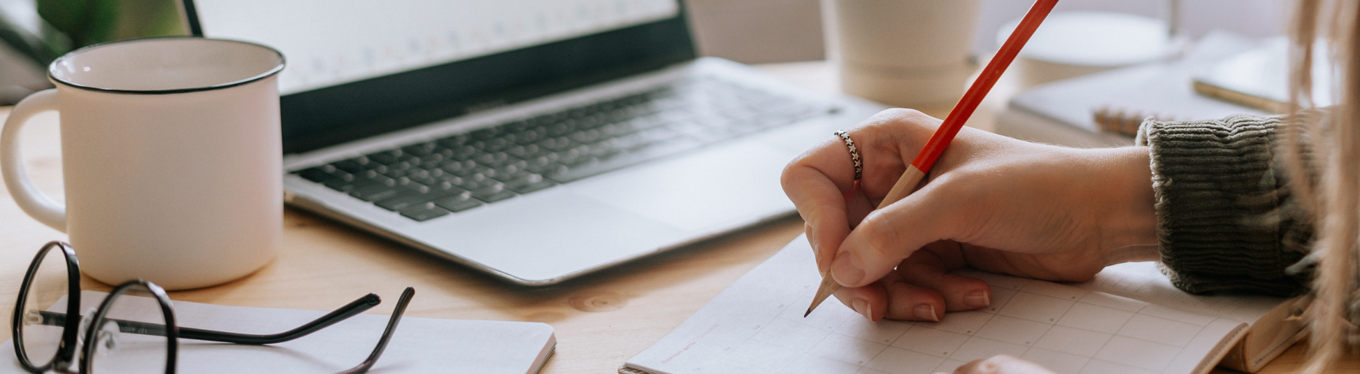 Jak zamawiać gadżety reklamowe szybciej i taniej? Twój poradnik na HIGH SEASON