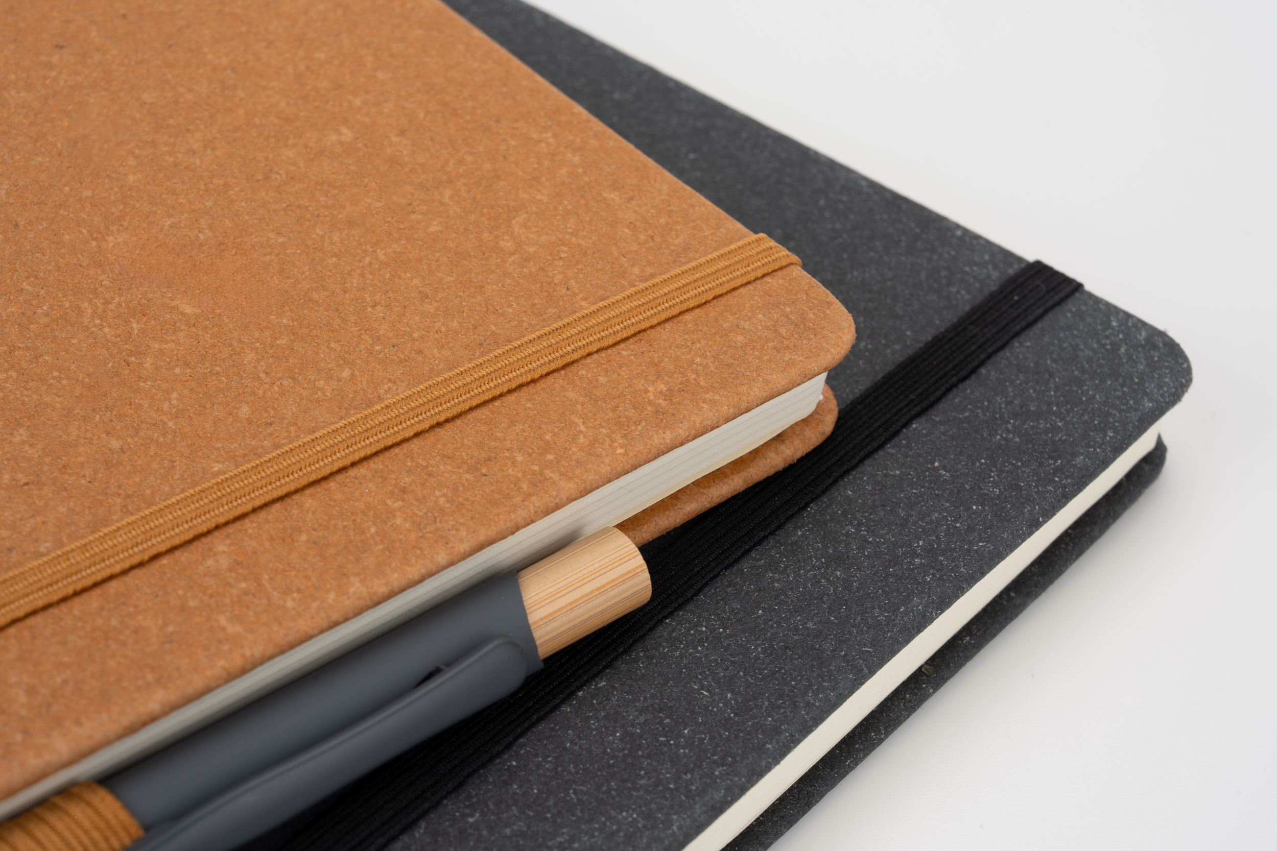 Notatnik A5 w linie ze skóry z recyklingu TRACY