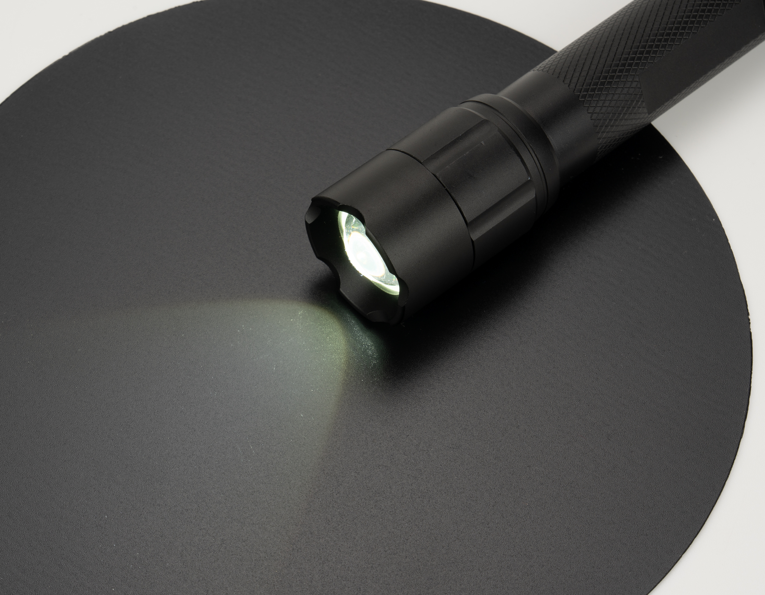 Latarka ONTAKU Schwarzwolf