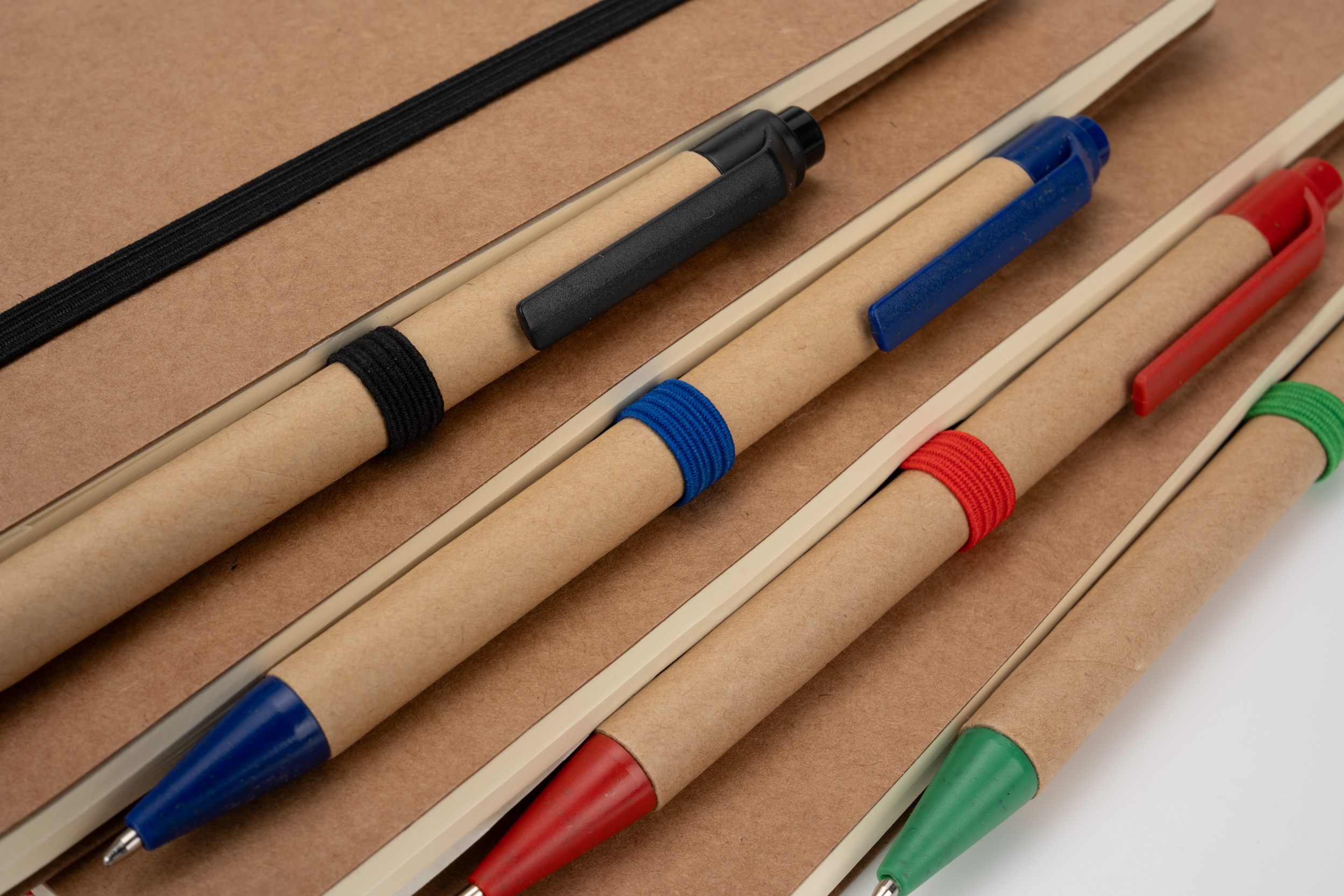 Notatnik A5 z czystymi stronami i długopisem z materiałów z recyklingu CHLOE