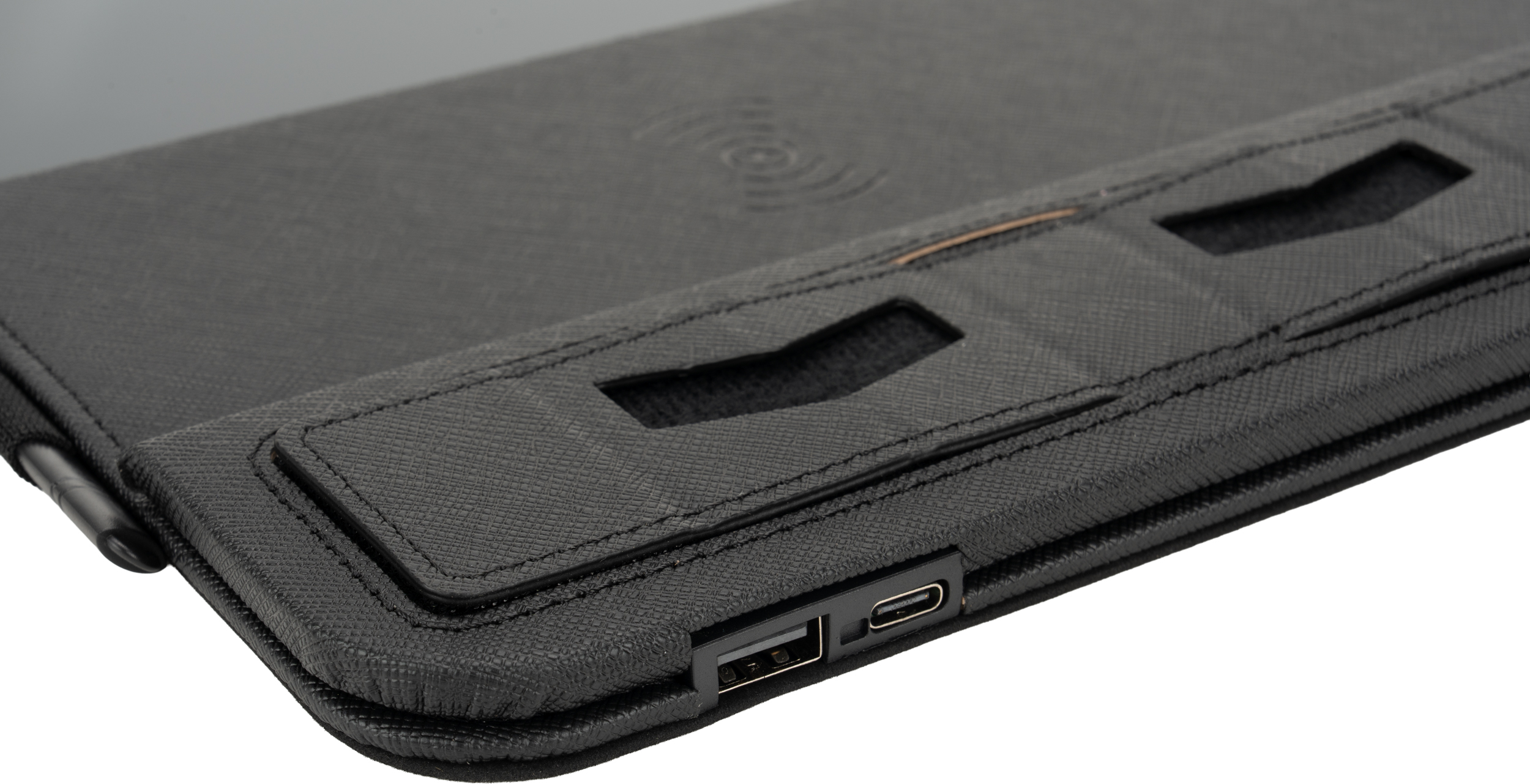 Podkładka pod mysz z ładowarką indukcyjną TAPIS Pierre Cardin